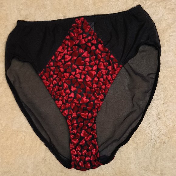 NWOT ~ Lane Bryant's Intimates Sheer Panties w/ Bright Red Hearts (Size: 26/28) - Picture 1 of 5